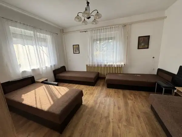 Kiadó ingatlan, Komárom 5 szoba 200 m² 900 E Ft/hó