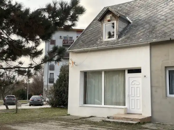 Kiadó ingatlan, Oroszlány 2+1 szoba 75 m² 120 E Ft/hó