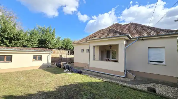 Kiadó ingatlan, Paks 3 szoba 100 m² 400 E Ft/hó