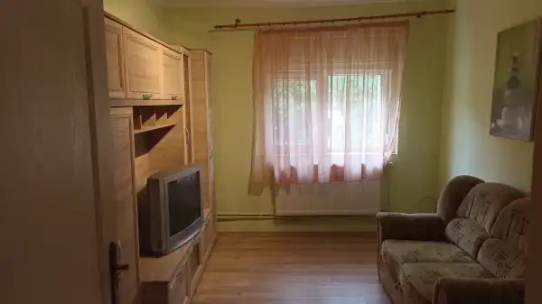 Kiadó ingatlan, Szolnok 2 szoba 70 m² 250 E Ft/hó