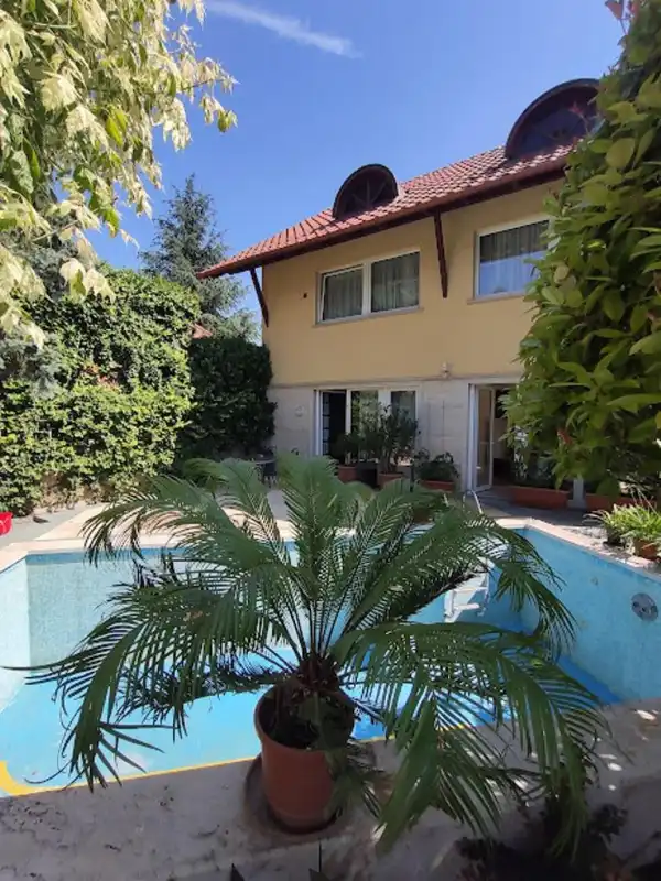 Kiadó ingatlan, Tata 4 szoba 140 m² 300 E Ft/hó