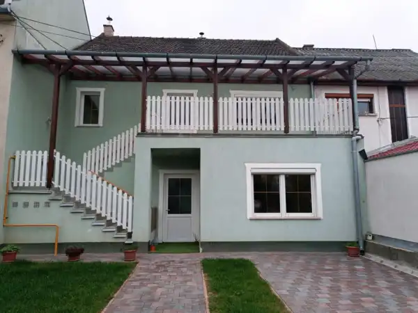 Kiadó ingatlan, Vác 4+1 szoba 200 m² 400 E Ft/hó + Áfa