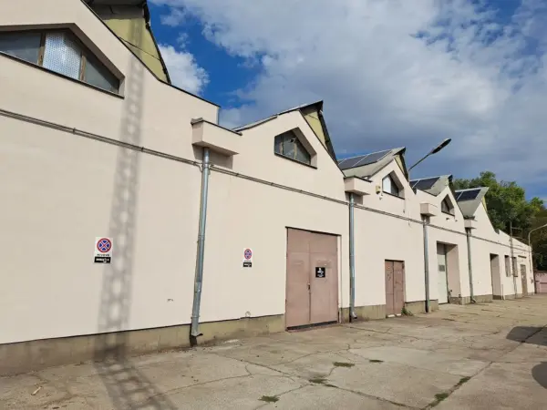 Kiadó ipari ingatlan, Budapest, XIX. kerület 408 m² 775 E Ft/hó + Áfa