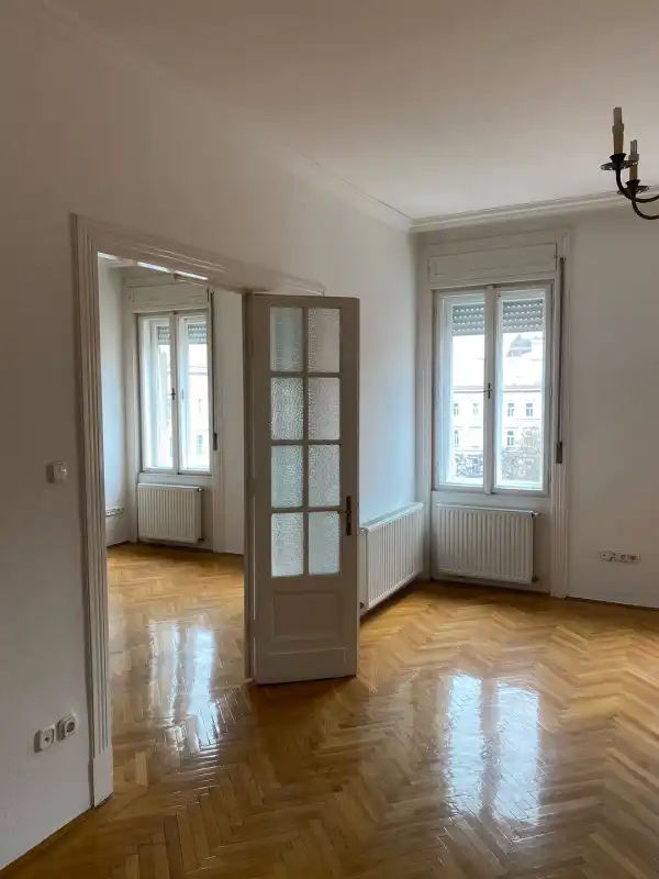 Kiadó iroda, Budapest, V. kerület 3 szoba 101 m² 56.98 M Ft/hó