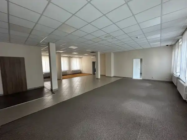 Kiadó iroda, Budapest, XIII. kerület 4 szoba 204 m² 536 E Ft/hó