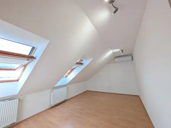 Kiadó iroda, Győr 1 szoba 16 m² 48 E Ft/hó + Áfa