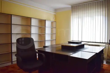 kiadó iroda, Miskolc