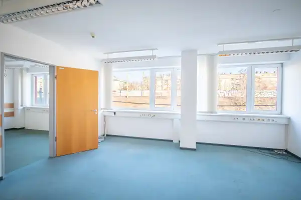 Kiadó irodaházban B, B+ kat., Budapest, XI. kerület 10 szoba 415 m² 2.02 M Ft/hó