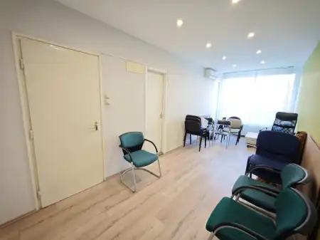 kiadó irodaházban C kat., Szeged