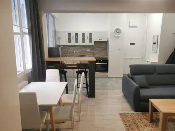 Kiadó lakás, Budapest, I. kerület 1+1 szoba 39 m² 270 E Ft/hó Kiadó lakás, Budapest, I. kerület 1+1 szoba 39 m² 270 E Ft/hó
