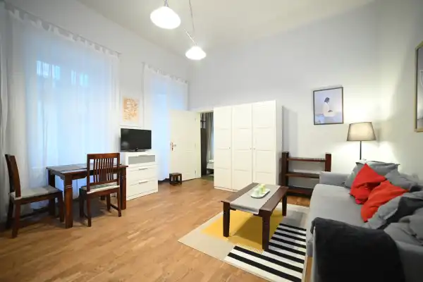 Kiadó lakás, Budapest, V. kerület 2 szoba 43 m² 240 E Ft/hó