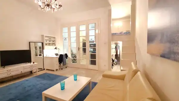 Kiadó lakás, Budapest, VI. kerület 1 szoba 41 m² 295 E Ft/hó