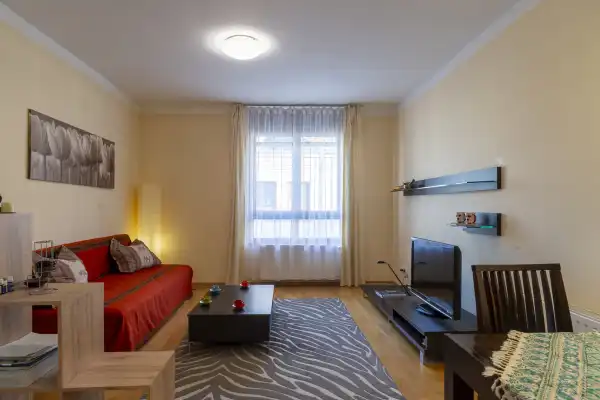 Kiadó lakás, Budapest, VI. kerület 2 szoba 46 m² 280 E Ft/hó