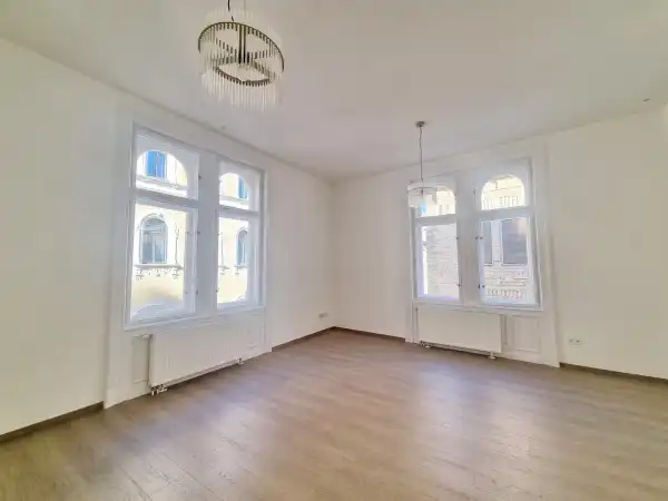 Kiadó lakás, Budapest, VI. kerület 2 szoba 73 m² 320 E Ft/hó