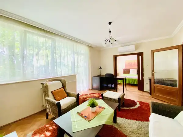 Kiadó lakás, Budapest, VI. kerület 3 szoba 65 m² 400 E Ft/hó