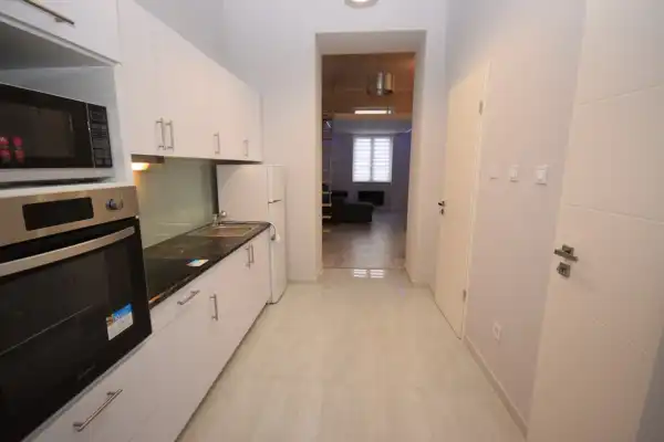 Kiadó lakás, Budapest, VIII. kerület 1+1 szoba 47 m² 280 E Ft/hó