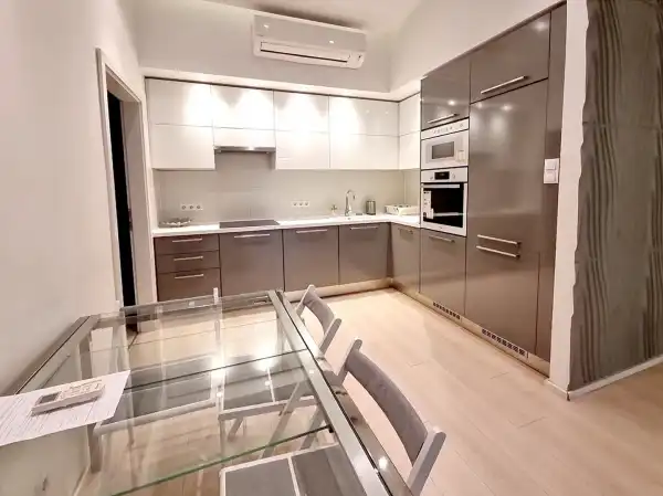 Kiadó lakás, Budapest, VIII. kerület 4 szoba 98 m² 450 E Ft/hó