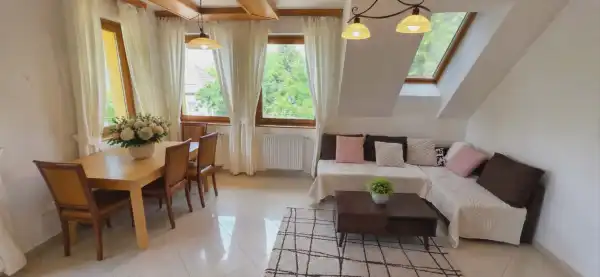 Kiadó lakás, Budapest, XV. kerület 2 szoba 53 m² 180 E Ft/hó