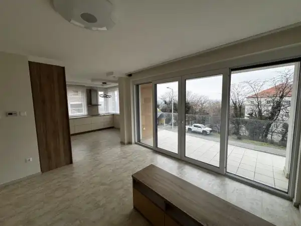 Kiadó lakás, Pécs 3 szoba 74 m² 355 E Ft/hó