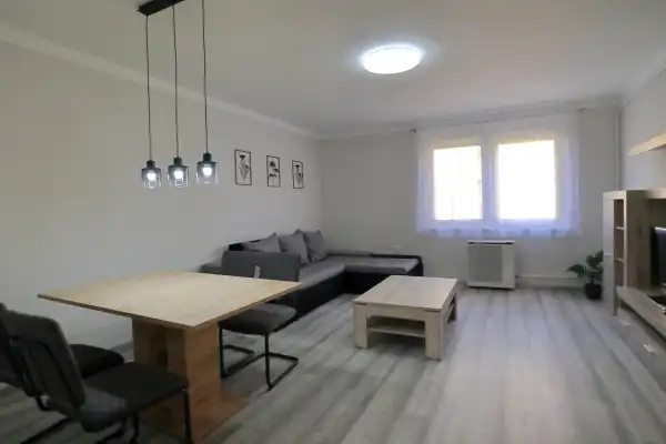 Kiadó lakás, Szeged 2 szoba 50 m² 200 E Ft/hó
