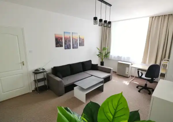 Kiadó lakás, Szeged 2 szoba 48 m² 180 E Ft/hó