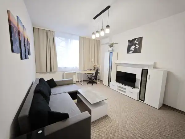 Kiadó lakás, Szeged 2 szoba 48 m² 180 E Ft/hó
