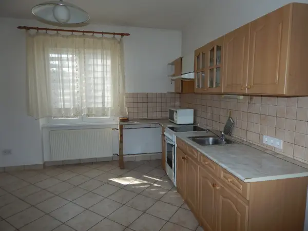 Kiadó lakás, Tatabánya 1+1 szoba 43 m² 140 E Ft/hó