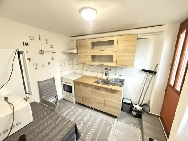 Kiadó lakás, Vác 1 szoba 23 m² 130 E Ft/hó