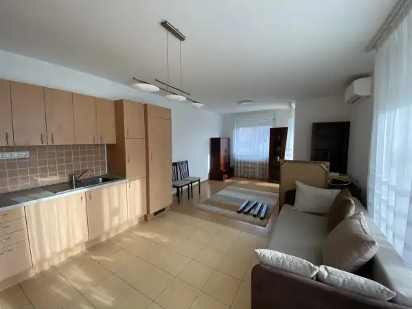 Kiadó lakás, Vác 1+1 szoba 51 m² 220 E Ft/hó
