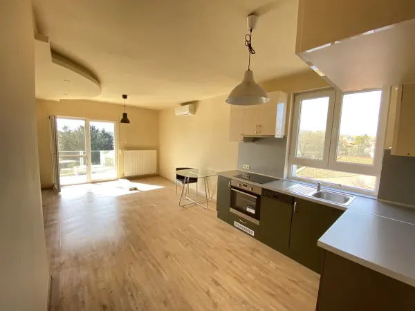 Kiadó lakás, Vác 1+2 szoba 63 m² 260 E Ft/hó
