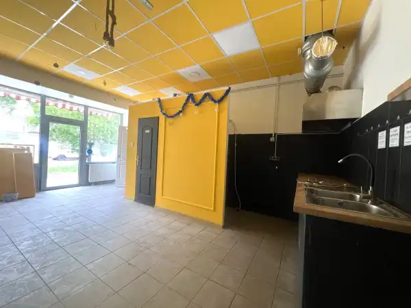 Kiadó melegkonyhás vendéglátóegység, Budapest, III. kerület 66 m² 300 E Ft/hó