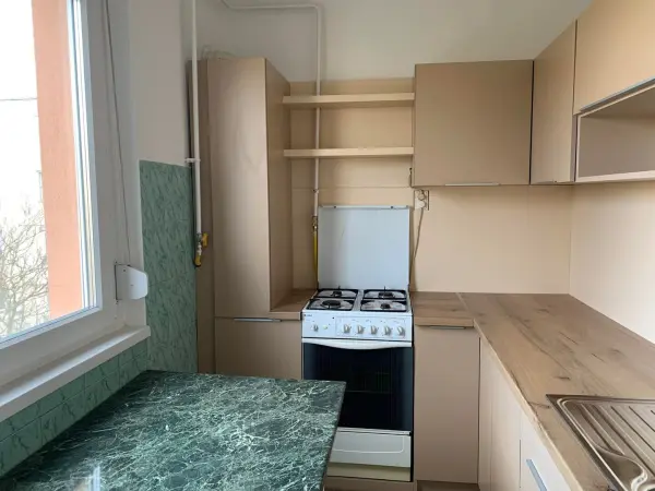 Kiadó panel lakás, Békéscsaba 2+2 szoba 72 m² 120 M Ft/hó