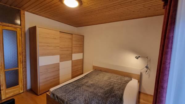 kiadó panel lakás, Paks