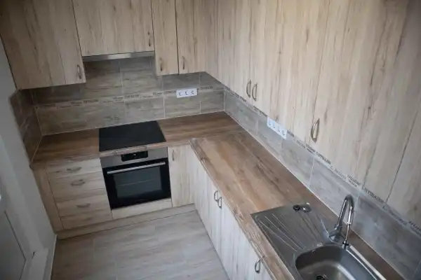 Kiadó panel lakás, Szeged 3 szoba 60 m² 190 E Ft/hó