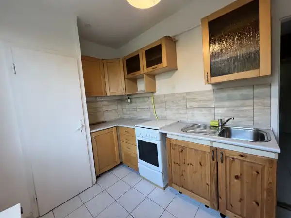 Kiadó panel lakás, Székesfehérvár 2 szoba 57 m² 160 E Ft/hó