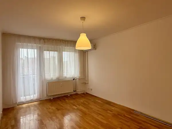 Kiadó panel lakás, Székesfehérvár 2 szoba 55 m² 180 E Ft/hó