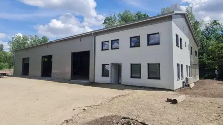 kiadó új építésű csarnok, Martonvásár