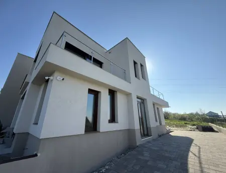 kiadó új építésű ingatlan, Vác