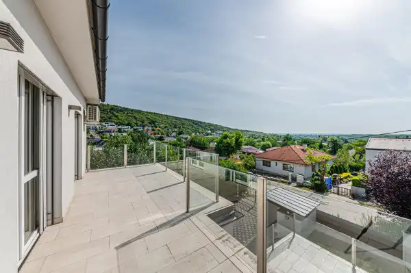 Kiadó újszerű ingatlan, Budapest, III. kerület 4+1 szoba 160 m² 1.3 M Ft/hó