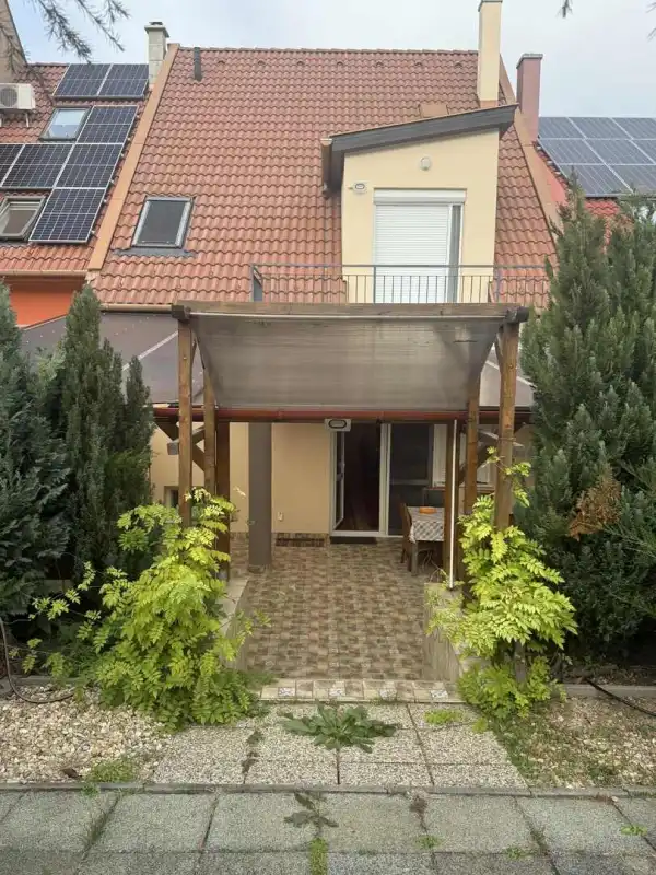 Kiadó újszerű ingatlan, Eger 6 szoba 215 m² 380 E Ft/hó