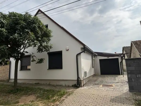 Kiadó újszerű ingatlan, Paks 3 szoba 140 m² 350 E Ft/hó