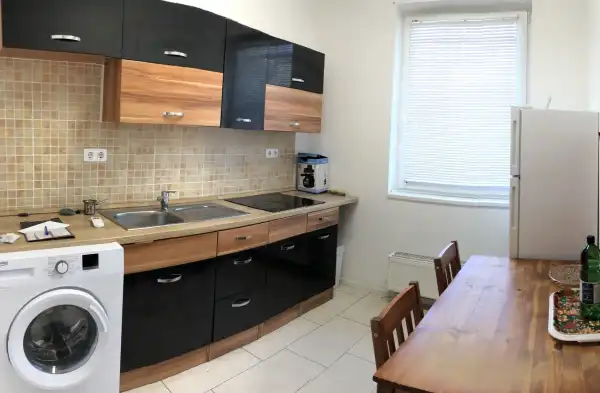 Kiadó újszerű ingatlan, Vác 12 szoba 120 m² 3.00 M Ft/hó