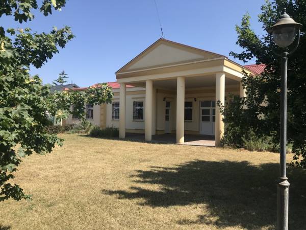 kiadó újszerű kúria, Alsónémedi