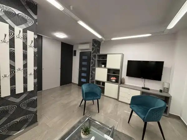 Kiadó újszerű lakás, Békéscsaba 2 szoba 52 m² 200 E Ft/hó