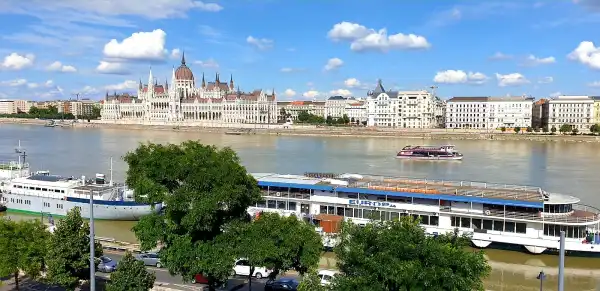 Kiadó újszerű lakás, Budapest, I. kerület 2 szoba 110 m² 400 E Ft/hó