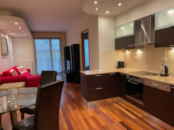 Kiadó újszerű lakás, Budapest, I. kerület 2 szoba 63 m² 546 E Ft/hó