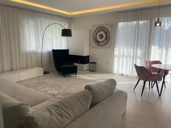 Kiadó újszerű lakás, Budapest, III. kerület 2+2 szoba 83 m² 490 E Ft/hó