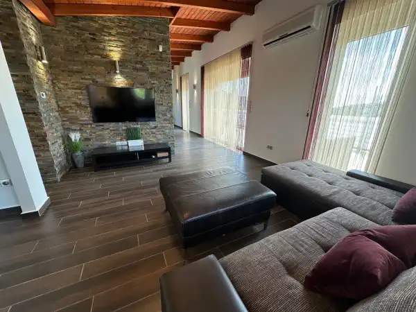Kiadó újszerű lakás, Budapest, III. kerület 3 szoba 90 m² 929 E Ft/hó