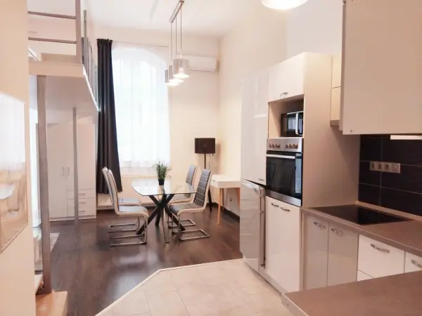 Kiadó újszerű lakás, Budapest, VI. kerület 38 m² 230 E Ft/hó