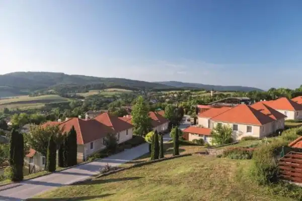 Kiadó újszerű lakás, Dunaszentmiklós 4 szoba 110 m² 250 E Ft/hó
